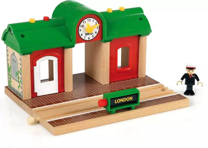 BRIO World - Sprechender Bahnhof